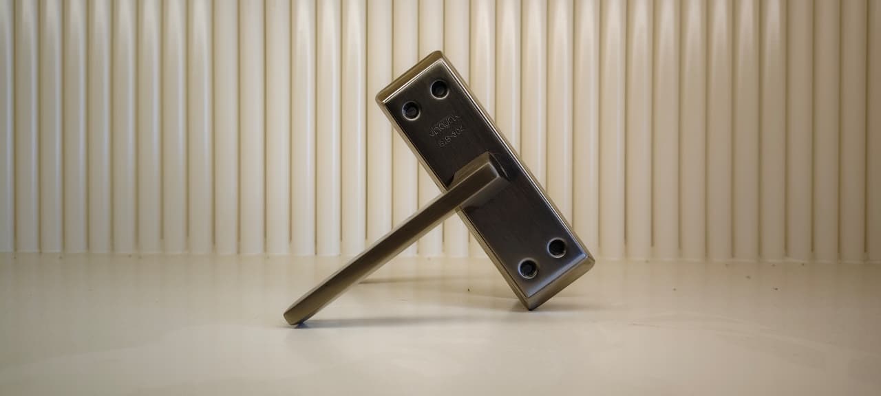 Vinayak FLIP B/Latch 5'' VS 315 SATIN